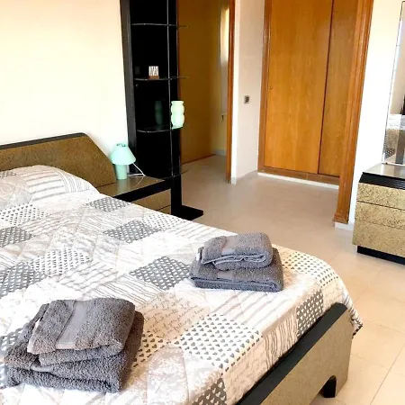 With 3 Bedrooms In With Wonderful Mountain View Private Pool Enclosed Garden 6 Km From The Beach فيلة