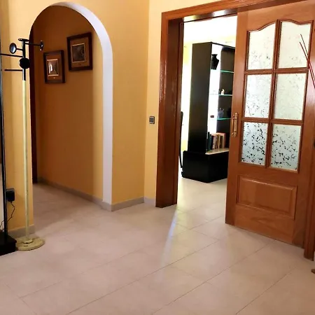 With 3 Bedrooms In With Wonderful Mountain View Private Pool Enclosed Garden 6 Km From The Beach خيرونا