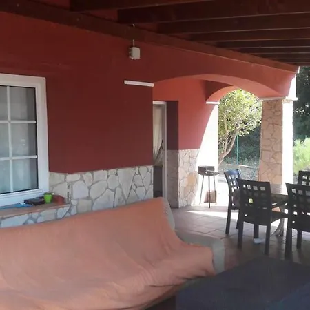 فيلة With 3 Bedrooms In With Wonderful Mountain View Private Pool Enclosed Garden 6 Km From The Beach خيرونا