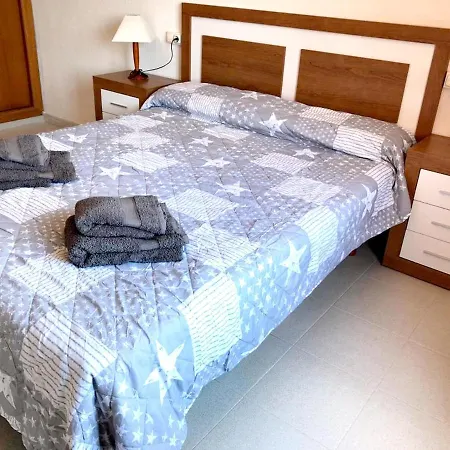 With 3 Bedrooms In With Wonderful Mountain View Private Pool Enclosed Garden 6 Km From The Beach فيلة