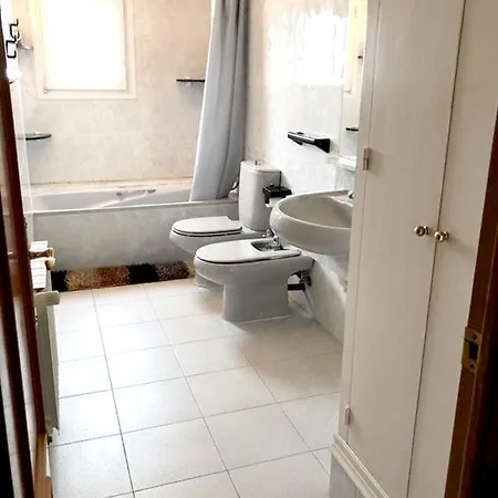 فيلة With 3 Bedrooms In With Wonderful Mountain View Private Pool Enclosed Garden 6 Km From The Beach خيرونا